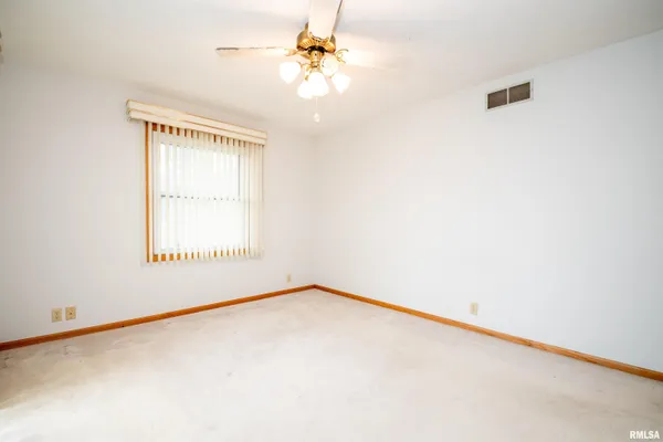 $220,000 | 2919 West Rohmann Avenue, West Peoria, IL 61604