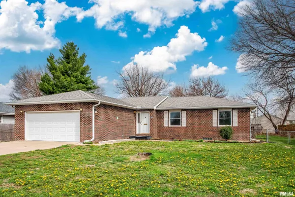 $220,000 | 2919 West Rohmann Avenue, West Peoria, IL 61604