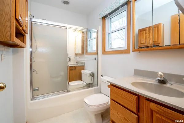 $220,000 | 2919 West Rohmann Avenue, West Peoria, IL 61604