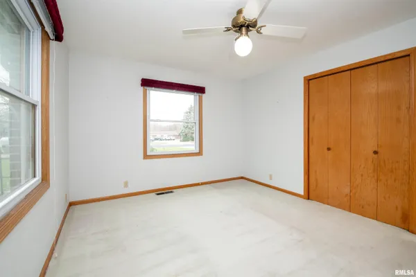 $220,000 | 2919 West Rohmann Avenue, West Peoria, IL 61604