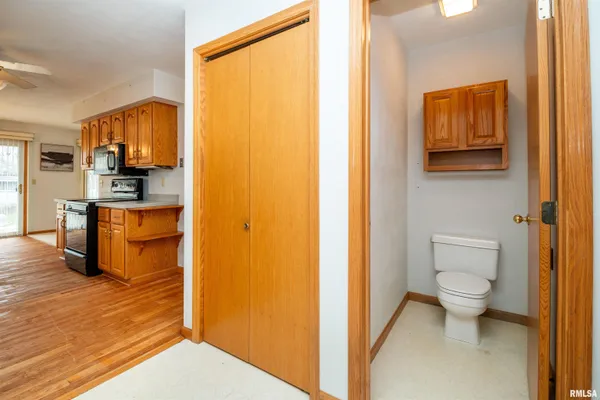 $220,000 | 2919 West Rohmann Avenue, West Peoria, IL 61604