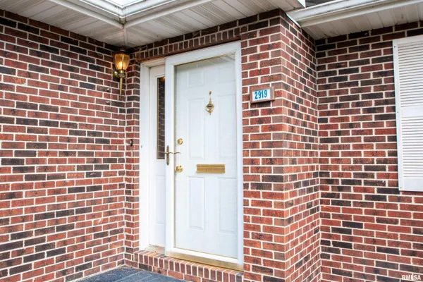 $220,000 | 2919 West Rohmann Avenue, West Peoria, IL 61604