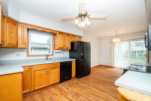 $220,000 | 2919 West Rohmann Avenue, West Peoria, IL 61604