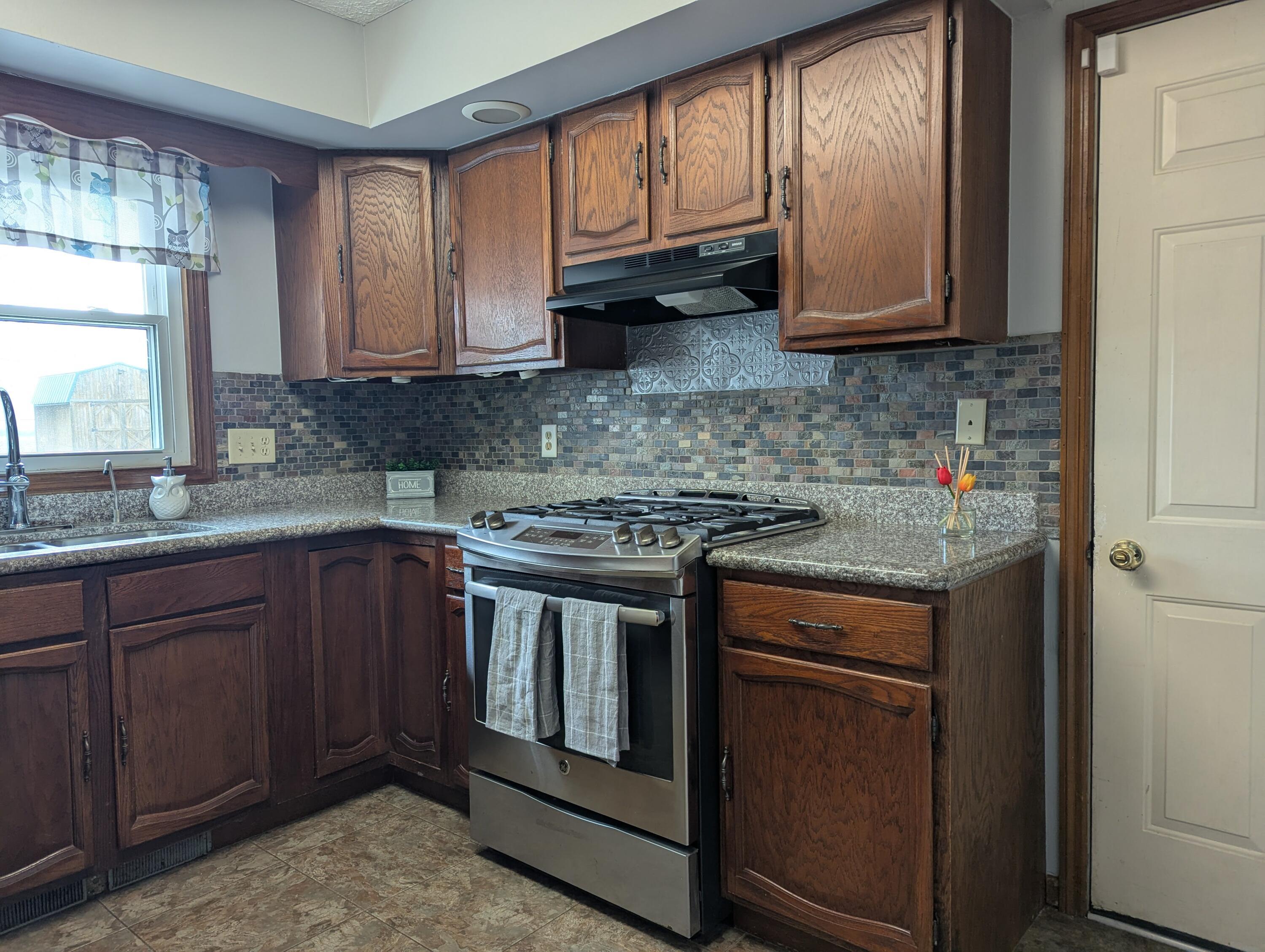 4656 Bosart Road Springfield, OH 45503 - Photo 8 of 34 PXL_20250320_134809761.MP