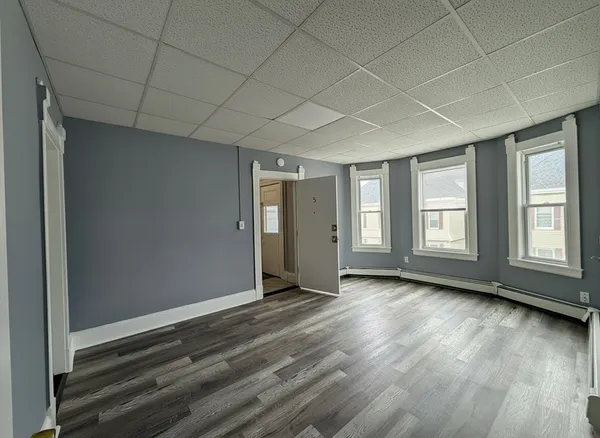 $2,695 | 133 University Avenue, Unit 5, Lowell, MA 01854