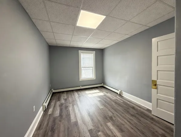 $2,695 | 133 University Avenue, Unit 5, Lowell, MA 01854