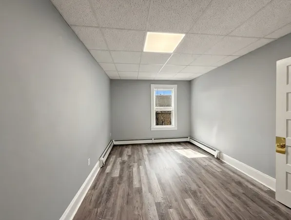 $2,695 | 133 University Avenue, Unit 5, Lowell, MA 01854