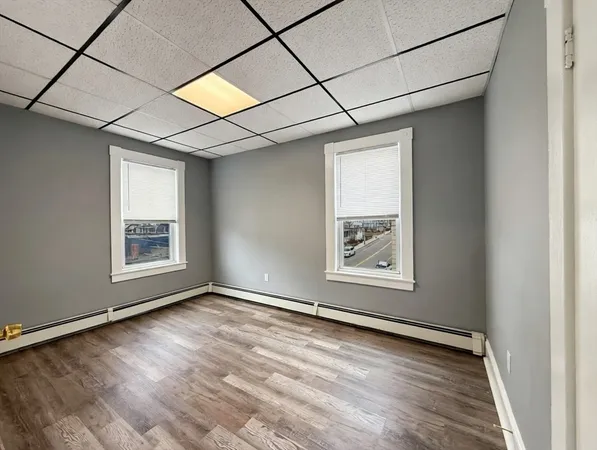 $2,695 | 133 University Avenue, Unit 5, Lowell, MA 01854