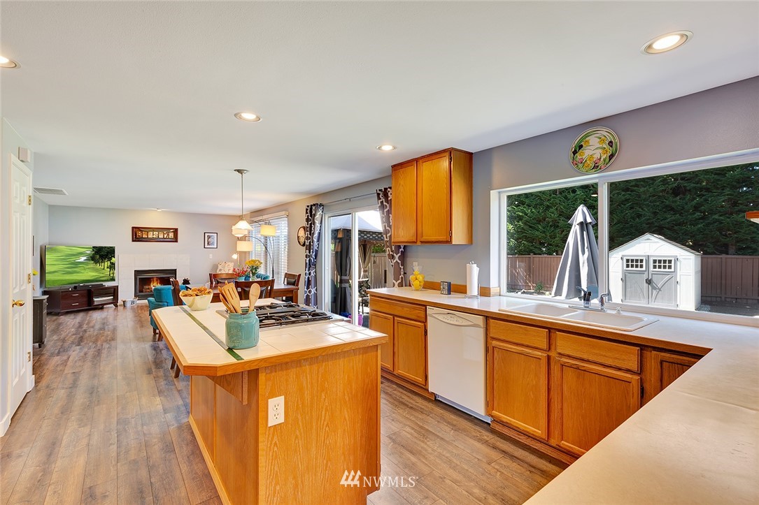 4408 Northeast 6th Court Renton, WA 98059 - Photo 7 of 21 Gallery Image 7