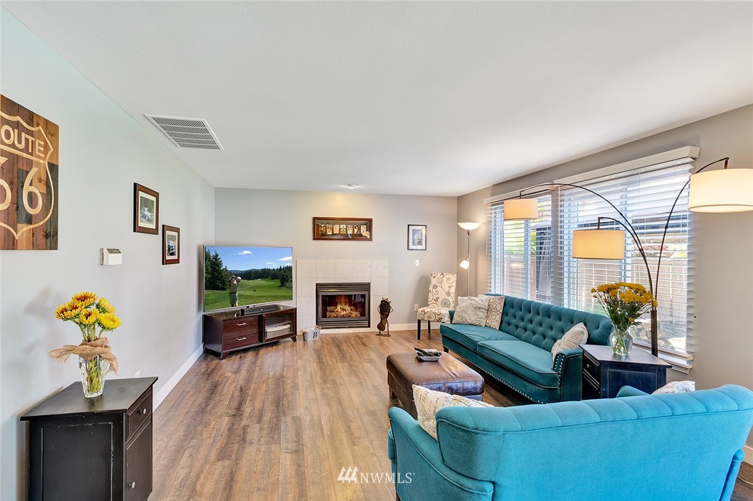 4408 Northeast 6th Court Renton, WA 98059 - Photo 10 of 21 Gallery Image 10