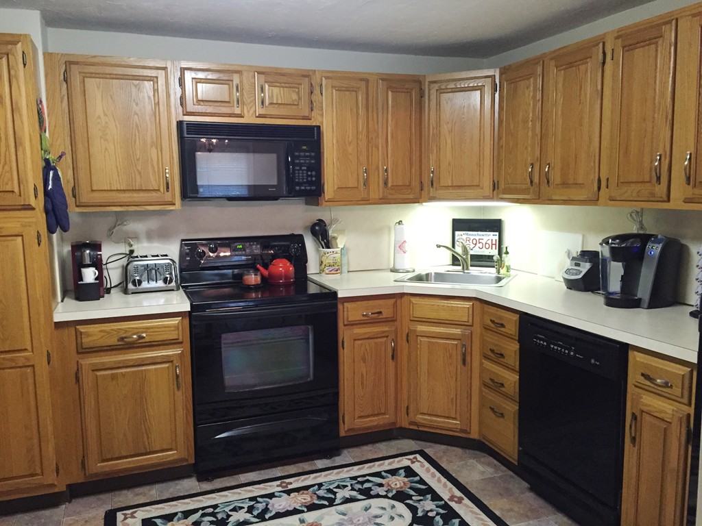313 Ridgefield Circle, Unit D Clinton, MA 01510 - Photo 3 of 19 Gallery Image 3