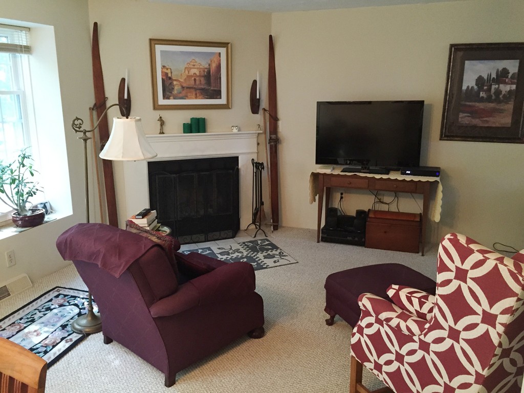 313 Ridgefield Circle, Unit D Clinton, MA 01510 - Photo 5 of 19 Gallery Image 5