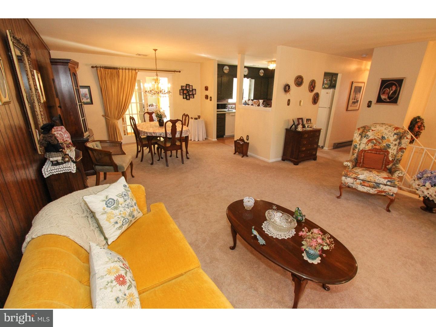 291 Maugers Mill Road Pottstown, PA 19464 - Photo 4 of 25 Living Room