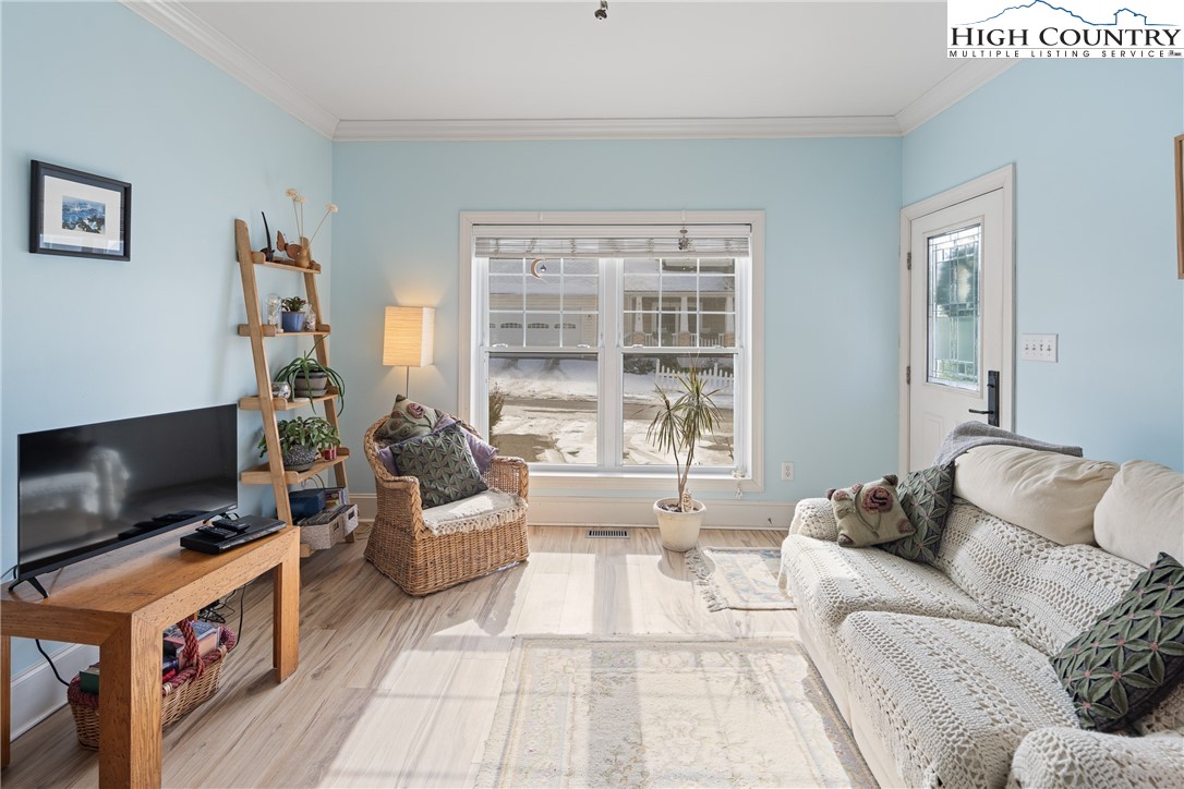 135 Stratford Lane Boone, NC 28607 - Photo 4 of 33