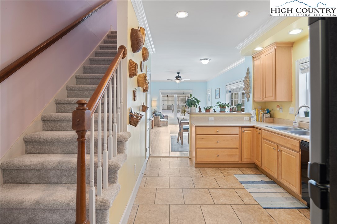 135 Stratford Lane Boone, NC 28607 - Photo 9 of 33