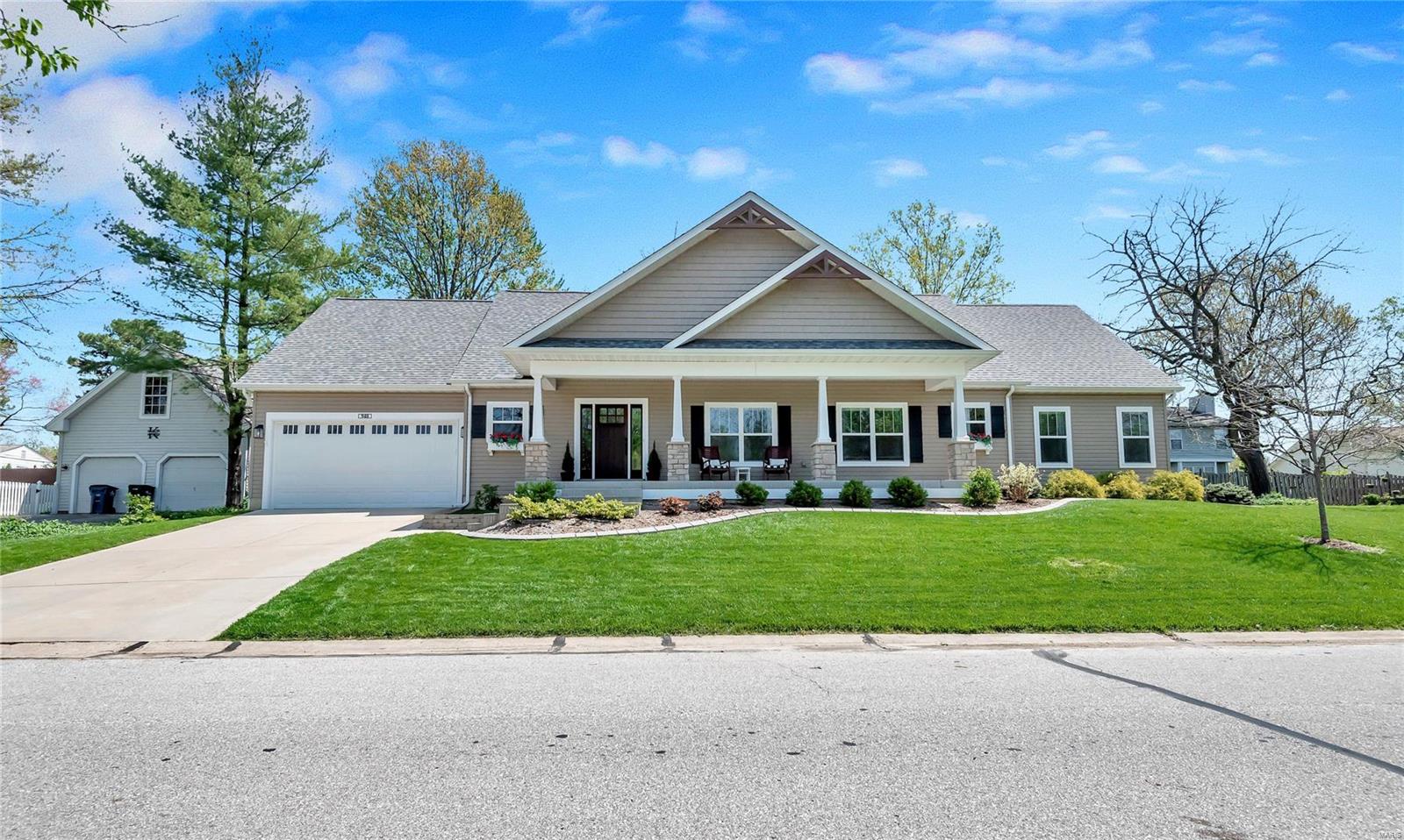 940 Grupp Road St. Louis, MO 63131 - Photo 1 of 41 Gallery Image 1