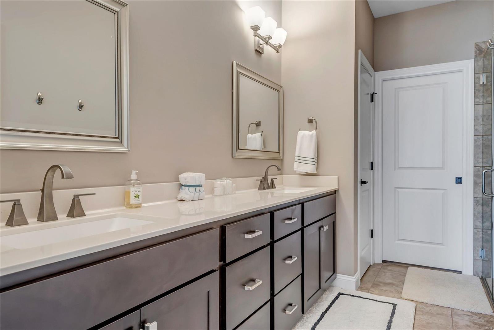 940 Grupp Road St. Louis, MO 63131 - Photo 25 of 41 Gallery Image 25