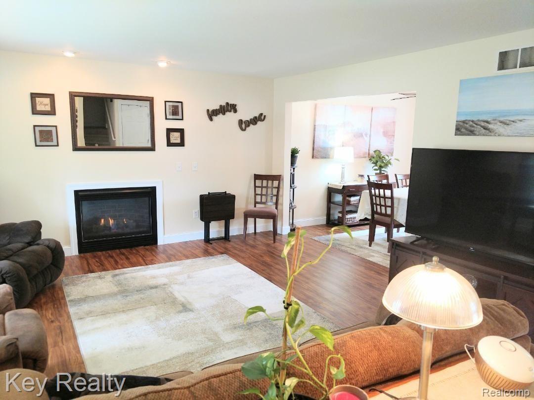 4640 Sycamore Road Newport, MI 48166 - Photo 9 of 40 thumbnail6.JPEG