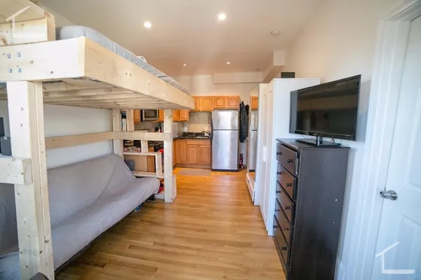 $2,000 | 26 Pinckney Street, Unit 3, Somerville, MA 02145