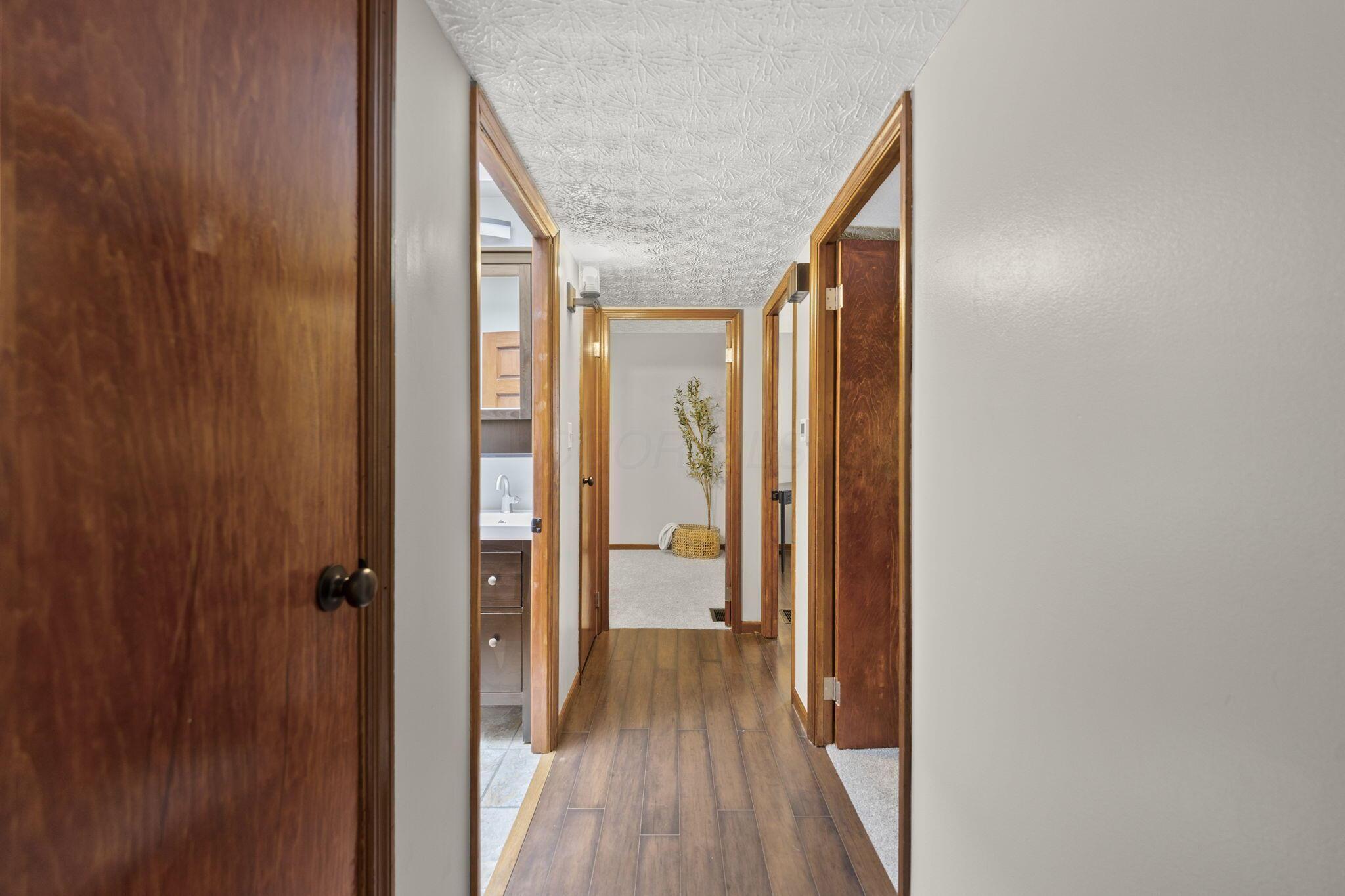 715 East Cooke Road Columbus, OH 43214 - Photo 15 of 40 Hallway Off Living Room