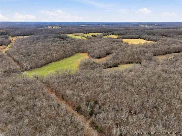 $1,450,000 | 40773 Waisner Avenue, Edwards, MO 65326