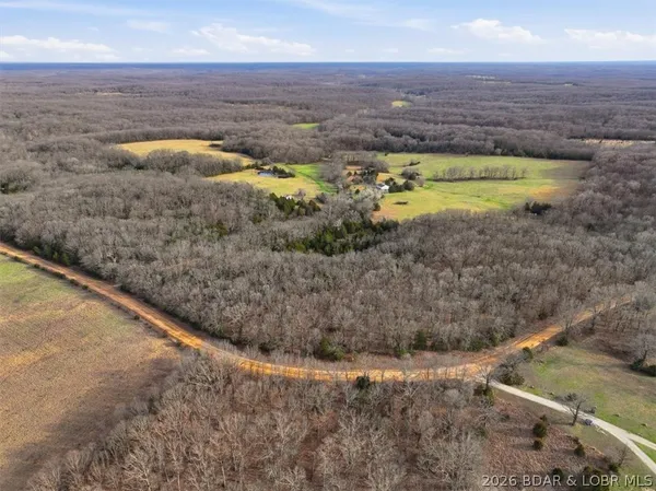 $1,450,000 | 40773 Waisner Avenue, Edwards, MO 65326