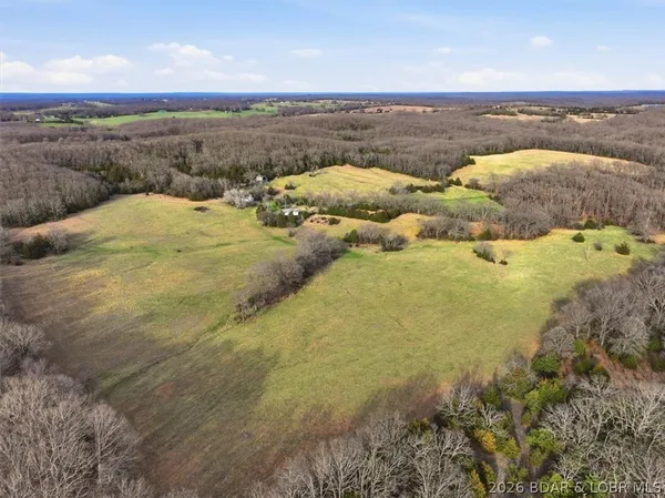 $1,450,000 | 40773 Waisner Avenue, Edwards, MO 65326