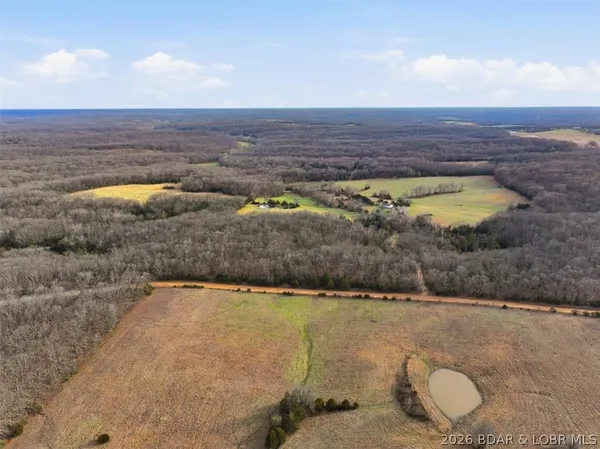 $1,450,000 | 40773 Waisner Avenue, Edwards, MO 65326