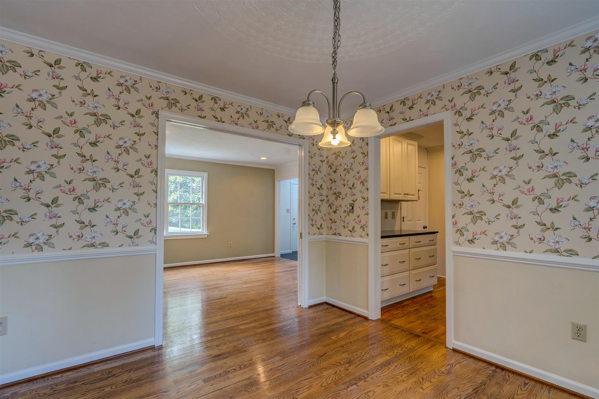 2304 Mt Vernon Road Southwest Roanoke, VA 24015 - Photo 11 of 47 08-DSC00116-3_17-3_18-3_19-3_20-3