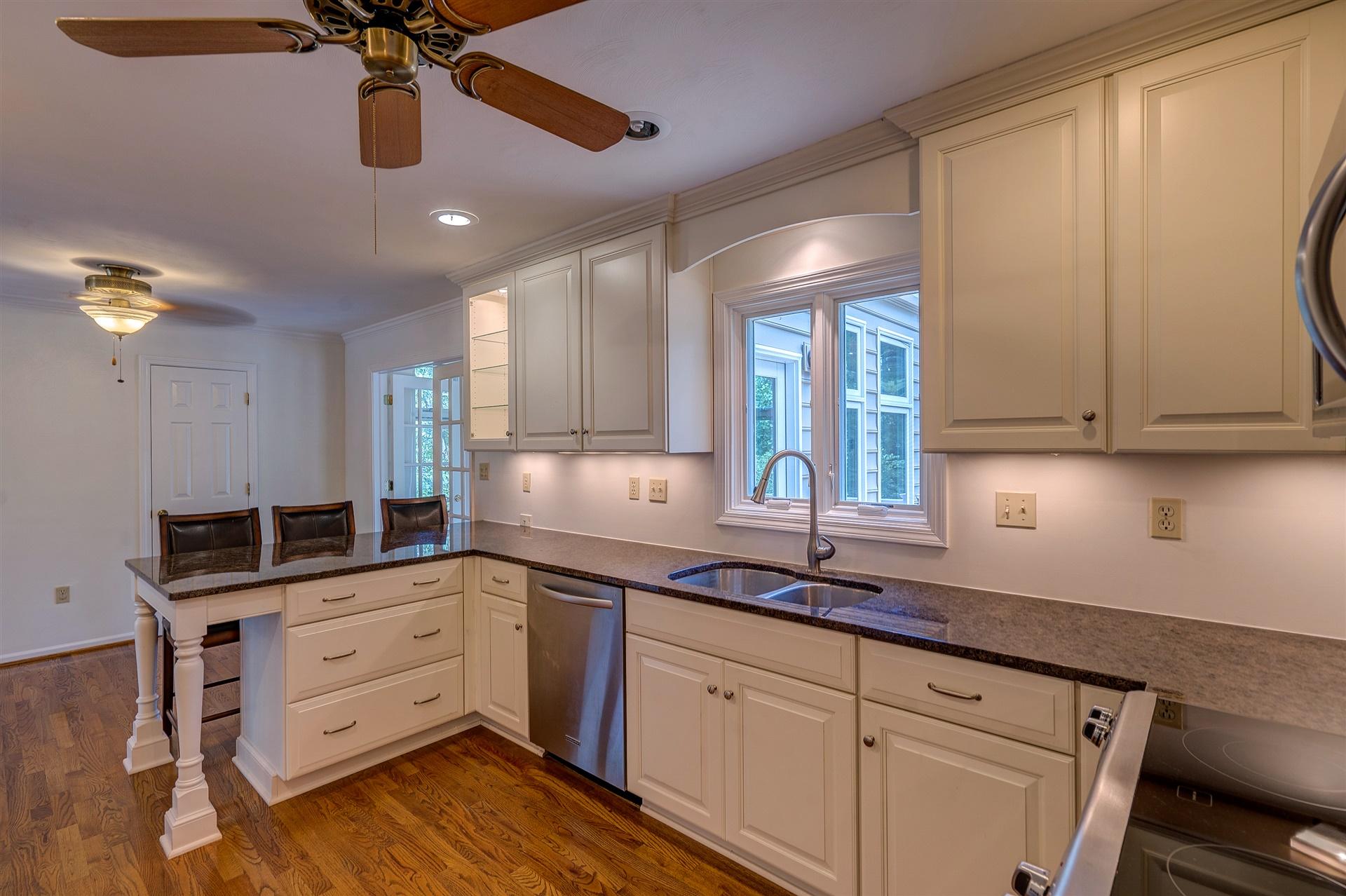 2304 Mt Vernon Road Southwest Roanoke, VA 24015 - Photo 13 of 47 10-DSC00051-3_2-3_3-3_4-3_5-3