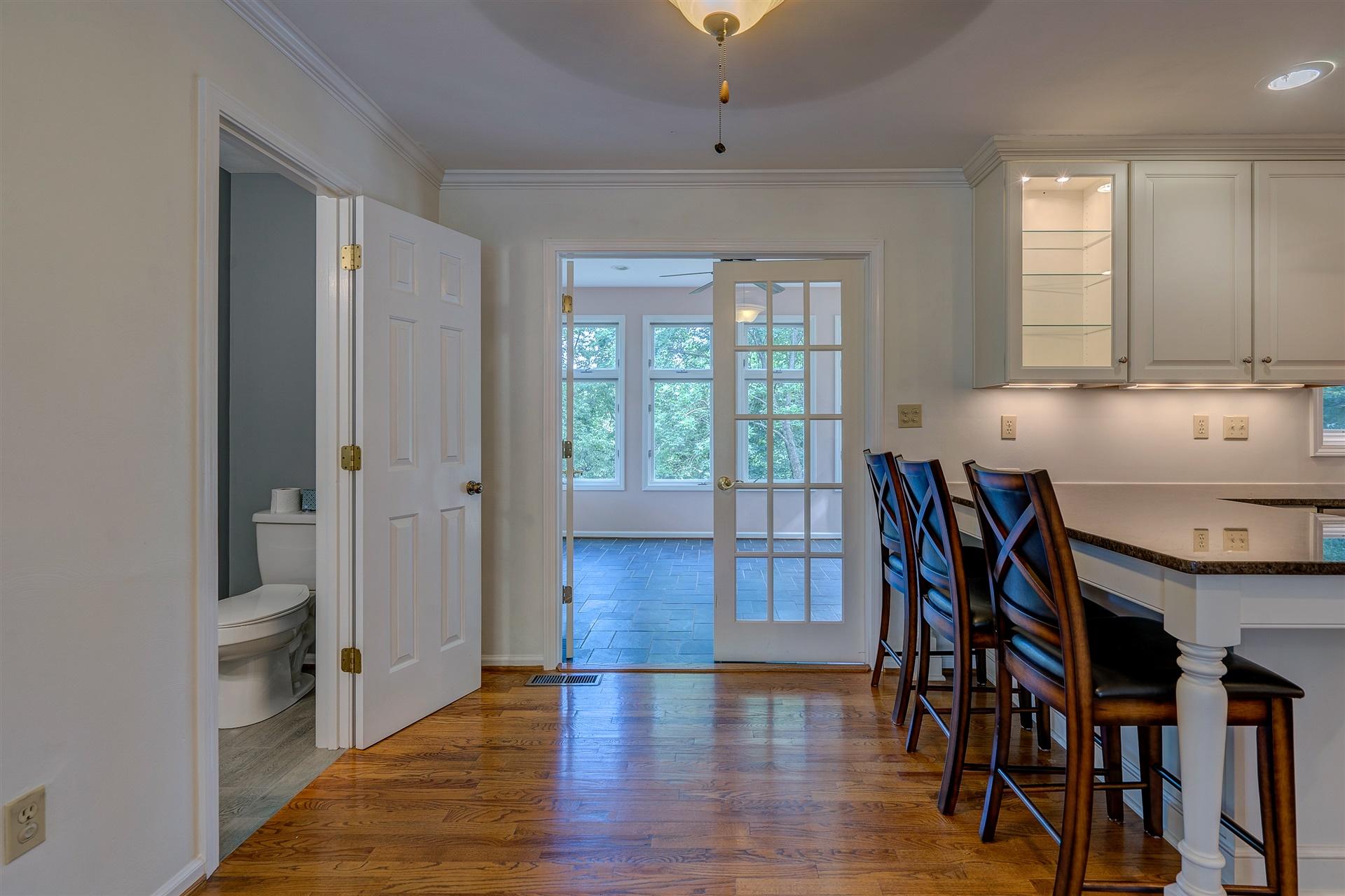 2304 Mt Vernon Road Southwest Roanoke, VA 24015 - Photo 21 of 47 18-DSC00091-3_2-3_3-3_4-3_5-3