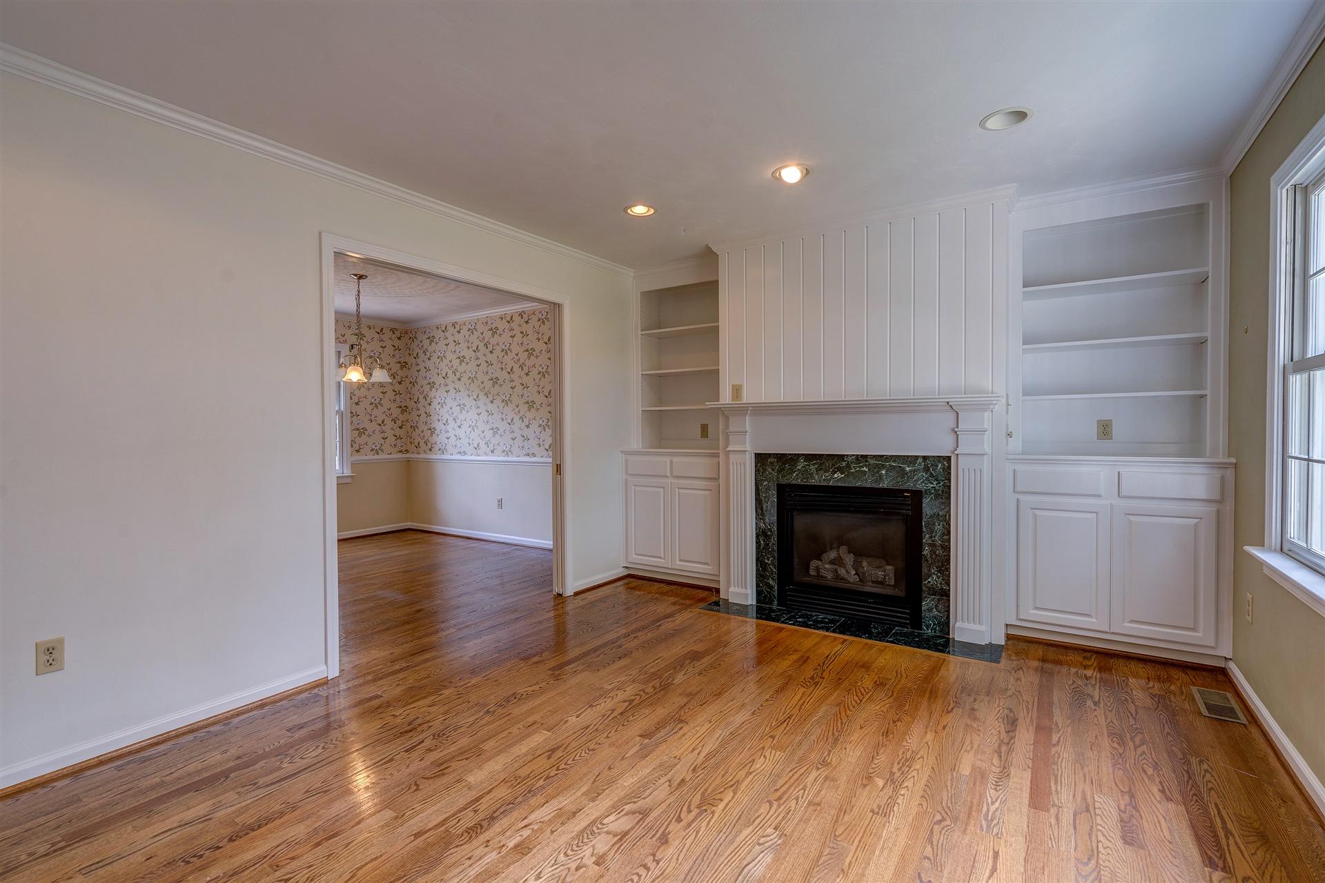 2304 Mt Vernon Road Southwest Roanoke, VA 24015 - Photo 7 of 47 04-DSC00021-3_2-3_3-3_4-3_5-3
