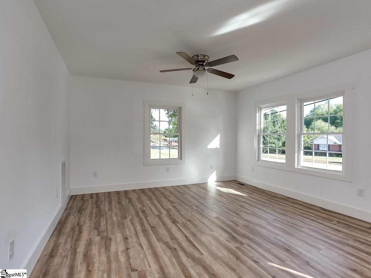 86 North Main Street Inman, SC 29349 - Photo 6 of 18