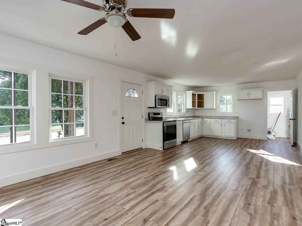 86 North Main Street Inman, SC 29349 - Photo 7 of 18