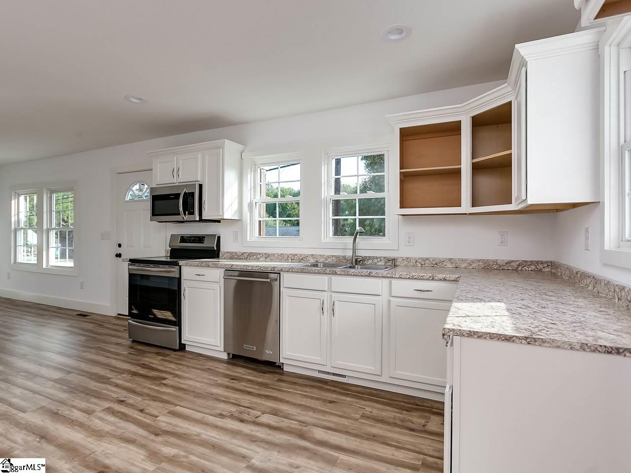 86 North Main Street Inman, SC 29349 - Photo 9 of 18