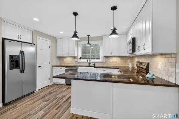 $619,900 | 86 Hi-Lea Farm Road, Colchester, CT 06415