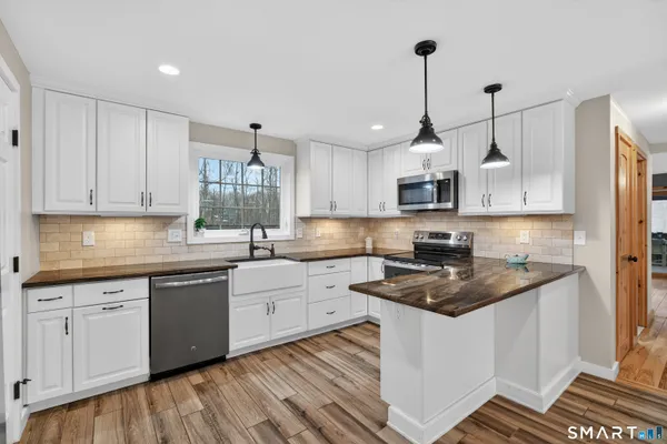 $619,900 | 86 Hi-Lea Farm Road, Colchester, CT 06415