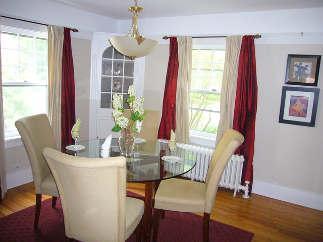 2536 Bennett Avenue Evanston, IL 60201 - Photo 3 of 9