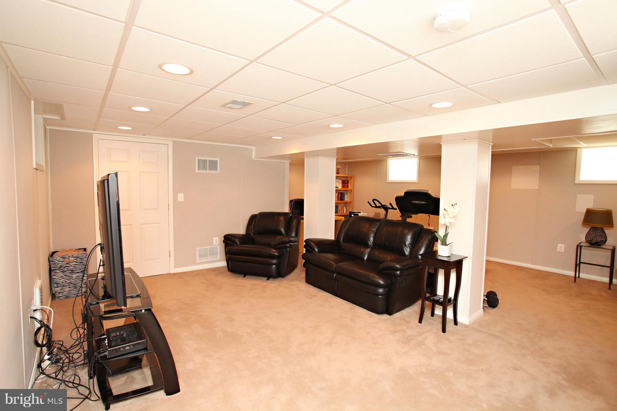 306 Whitestone Road Silver Spring, MD 20901 - Photo 24 of 30 Family Room