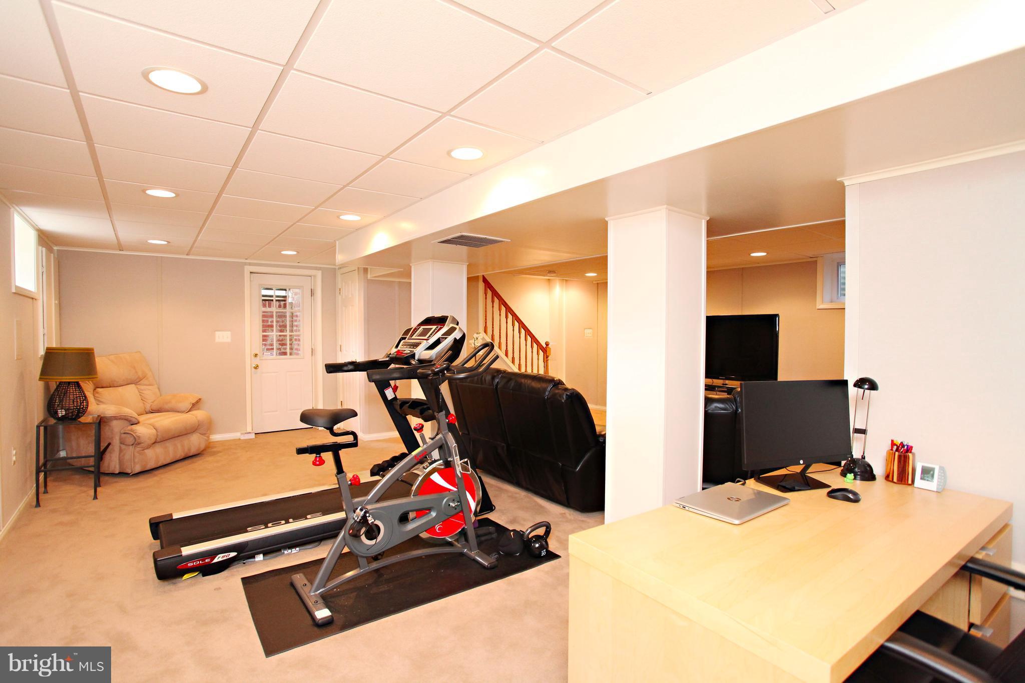 306 Whitestone Road Silver Spring, MD 20901 - Photo 25 of 30 Family Room