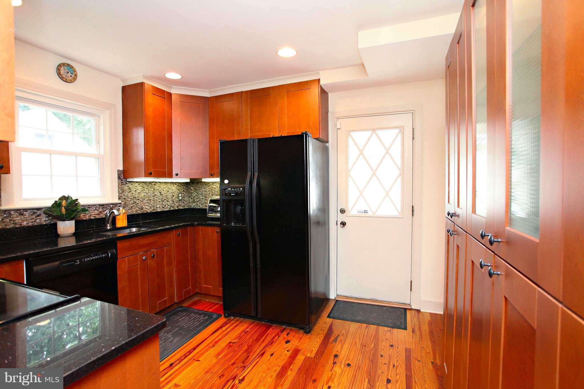 306 Whitestone Road Silver Spring, MD 20901 - Photo 10 of 30 Kitchen
