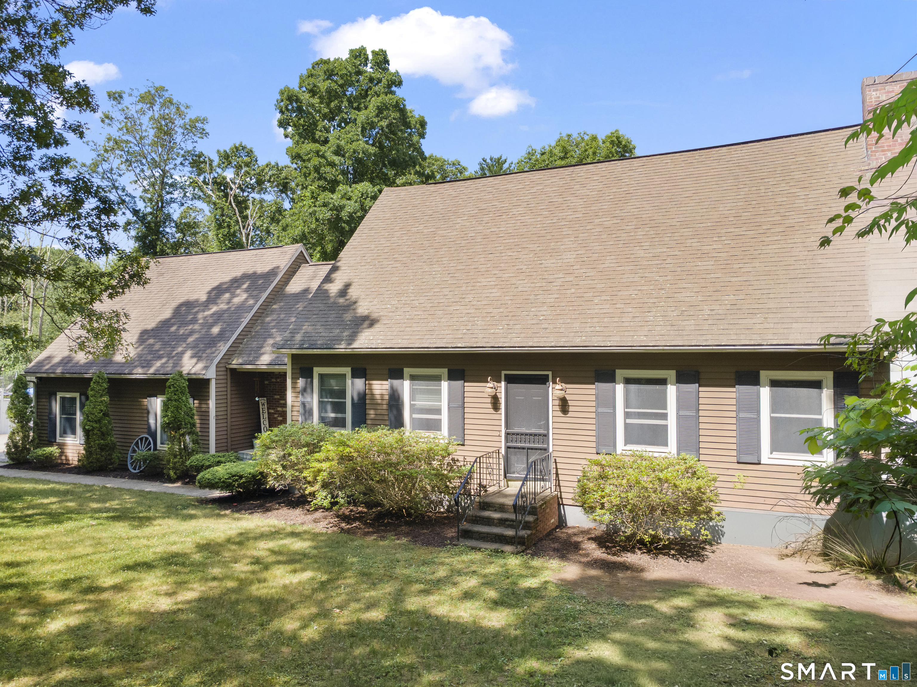 182 Stawicki Road Thompson, CT 06255 - Photo 2 of 34