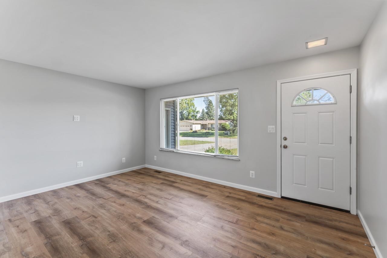 10459 Rene Drive Clio, MI 48420 - Photo 9 of 28 50156096-331adf9b-b0be-418b-ad21-437c1a8c659d.JPG