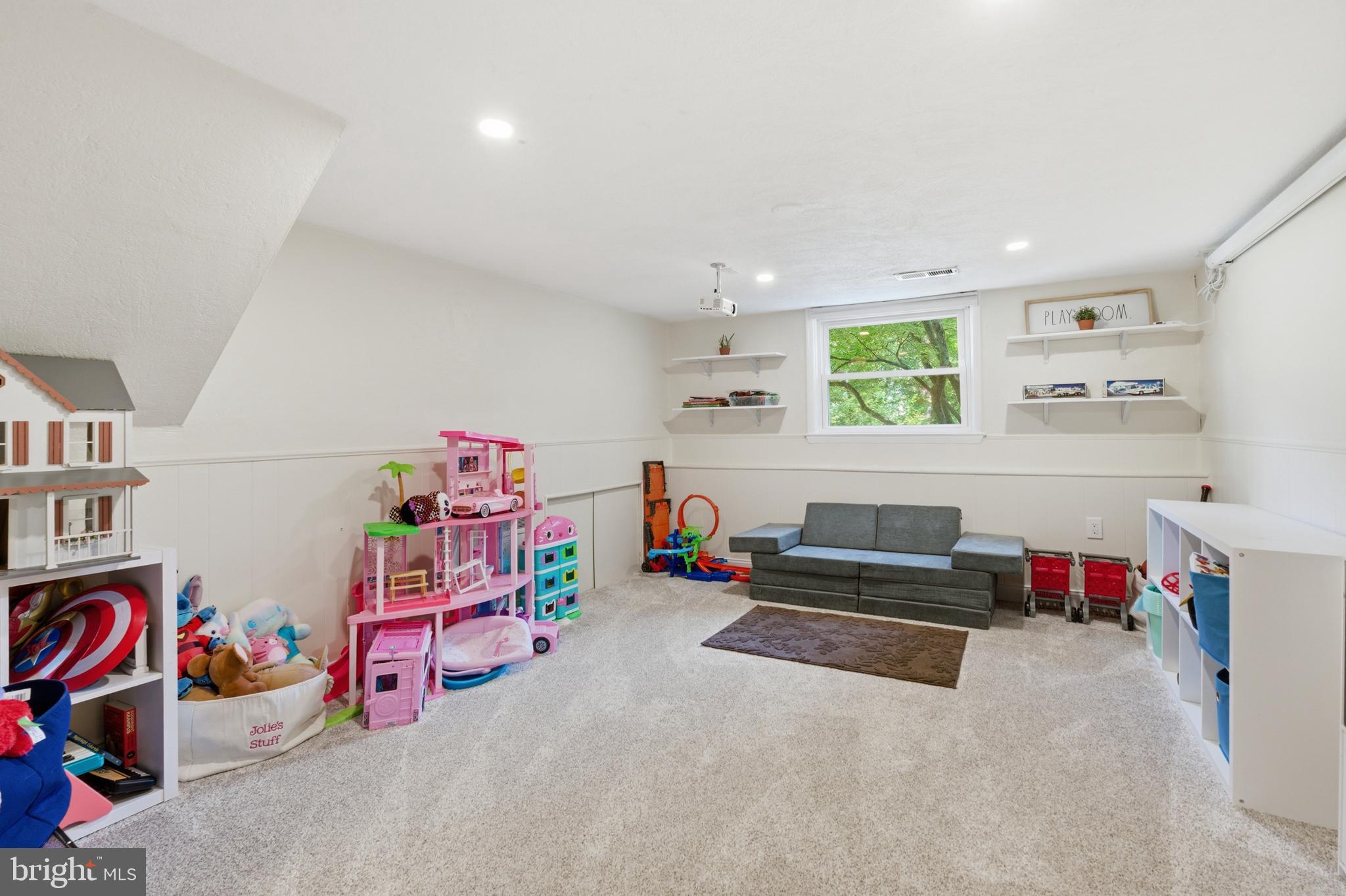 582 Forest Road Wayne, PA 19087 - Photo 18 of 44