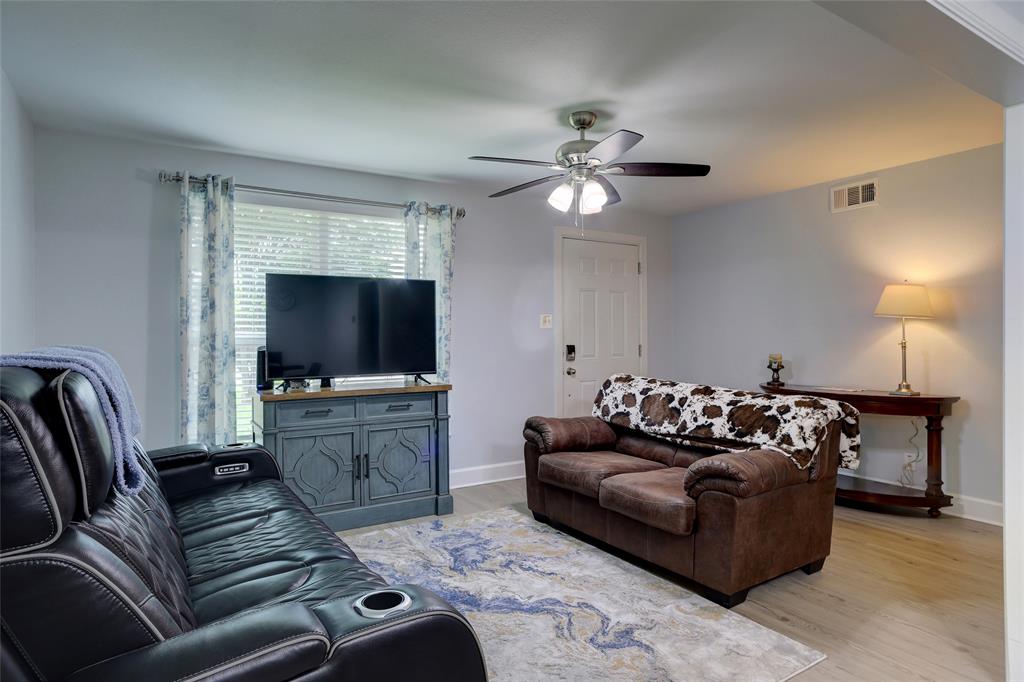 530 Apollo Road Richardson, TX 75081 - Photo 4 of 32