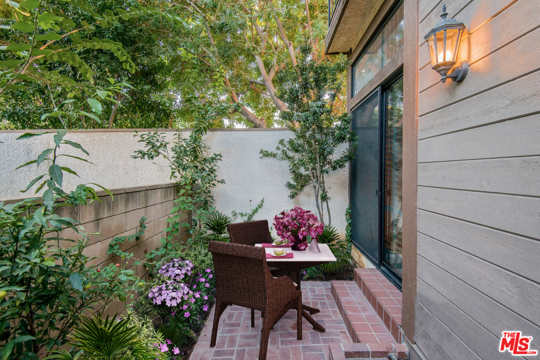 13963 Riverside Drive Sherman Oaks, CA 91423 - Photo 13 of 43