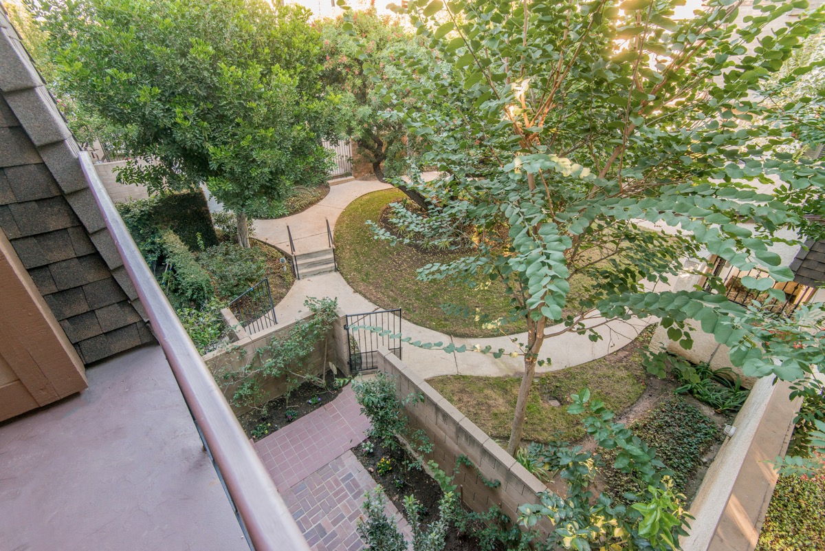 13963 Riverside Drive Sherman Oaks, CA 91423 - Photo 16 of 43