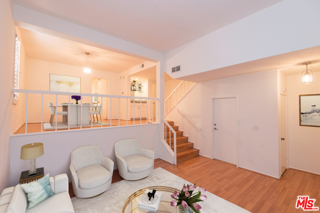 13963 Riverside Drive Sherman Oaks, CA 91423 - Photo 17 of 43