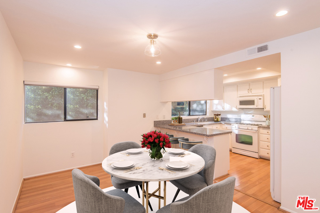 13963 Riverside Drive Sherman Oaks, CA 91423 - Photo 22 of 43