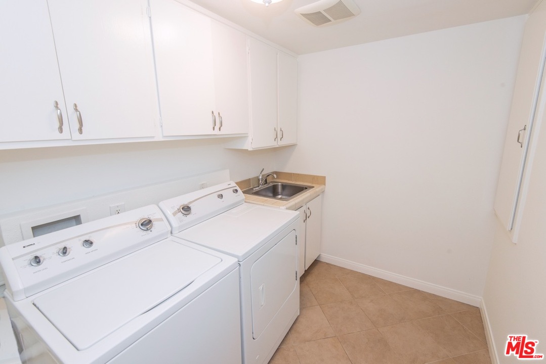 13963 Riverside Drive Sherman Oaks, CA 91423 - Photo 26 of 43
